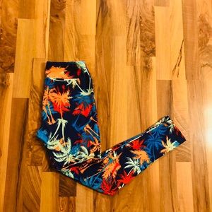 Leggings! One Size! 🌴